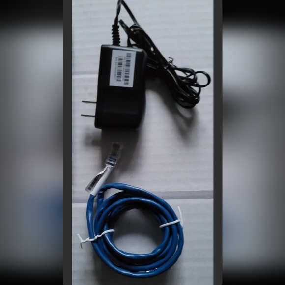 Linksys E2500 N600 Dual-Band WiFi Router - Picture 7 of 12